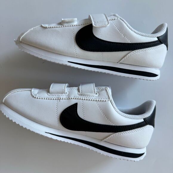 NEW Nike Boys Cortez Black White Easy On No Tie Size 2Y - Picture 3 of 5